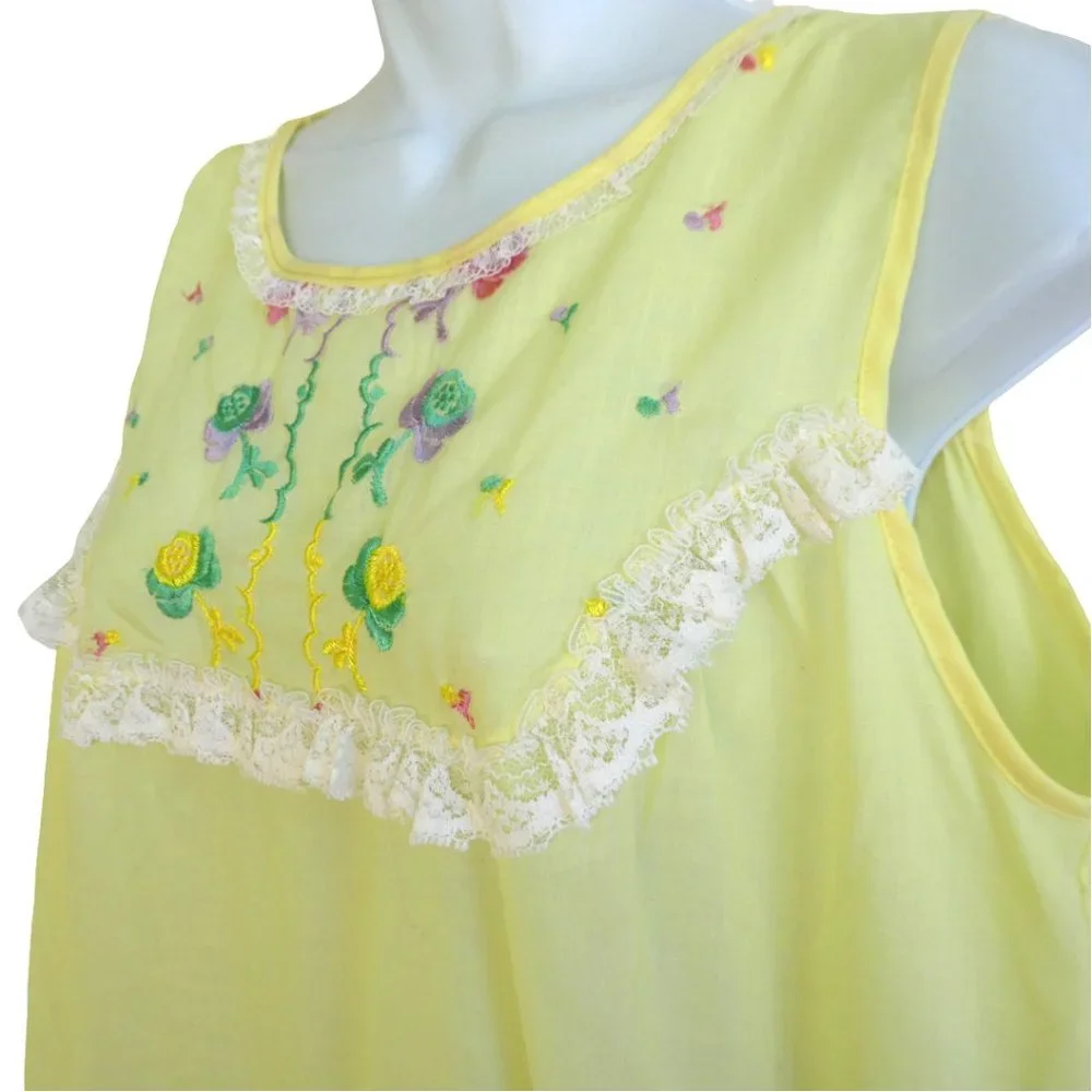 Vintage MCM By Beverly Yellow Nightgown Floral Embroidery Ruffled Lace Bib Trim - Picture 4 of 5